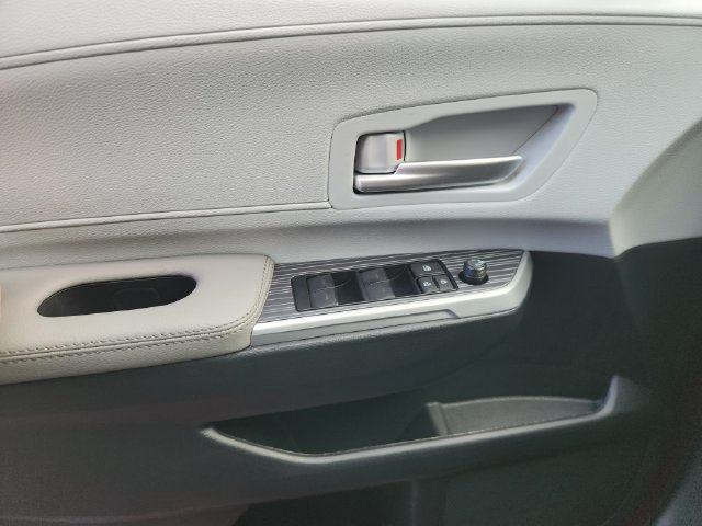 New 2026 Toyota Sienna XLE FWD image 21