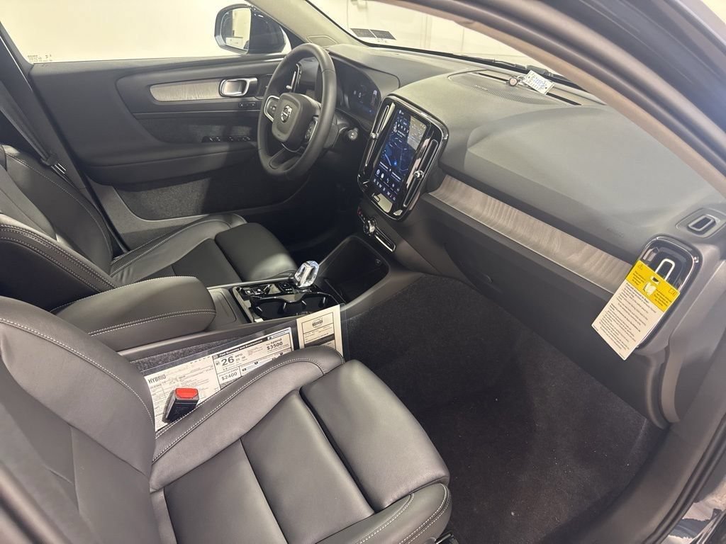 New 2026 Volvo XC40 B5 Ultra w/ Protection Package Premier AWD/4WD image 27