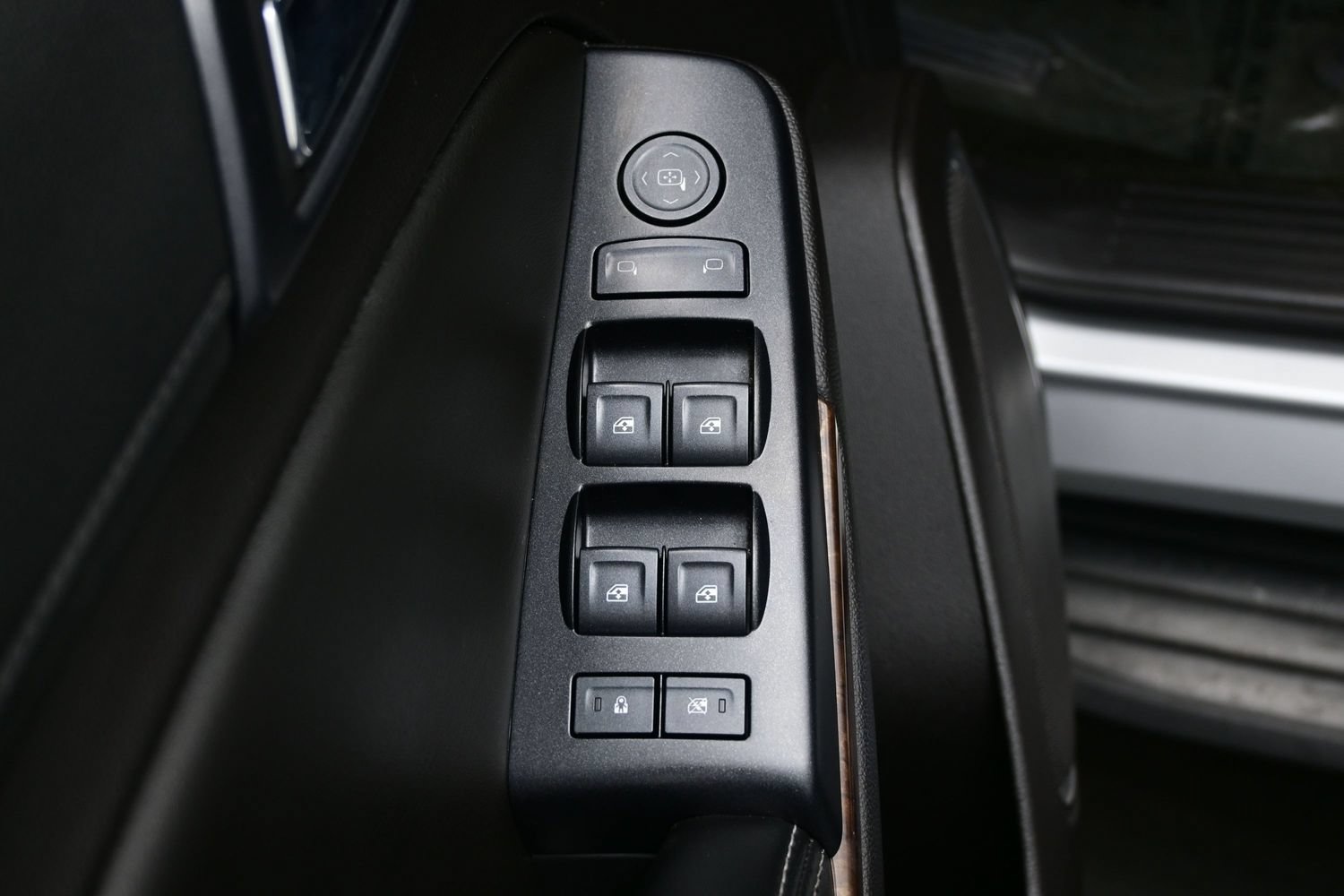 Used 2017 Chevrolet Tahoe LS w/ All-Season Package AWD/4WD image 10