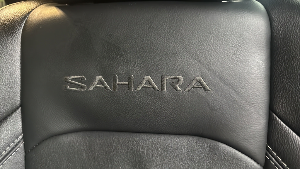 Used 2021 Jeep Wrangler Unlimited Sahara w/ Cold Weather Group AWD/4WD image 33