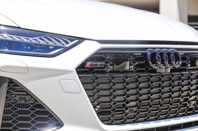New 2025 Audi RS 6 performance image 5