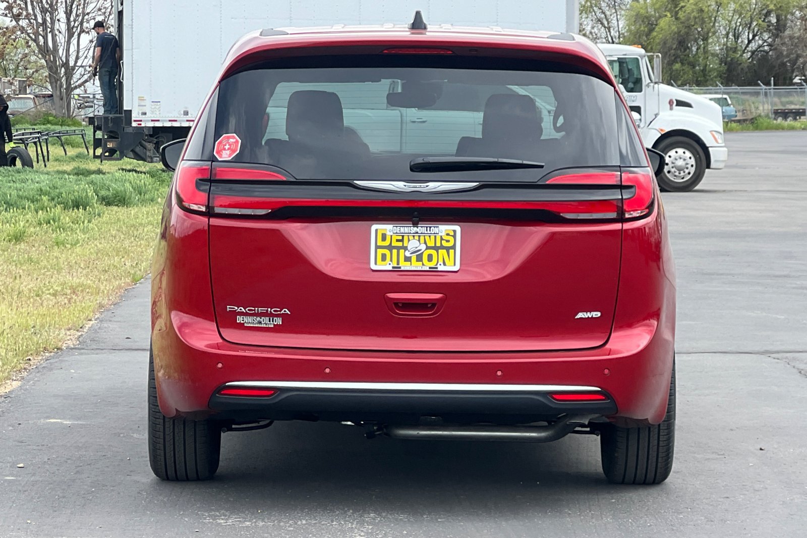 New 2026 Chrysler Pacifica Select AWD/4WD image 7