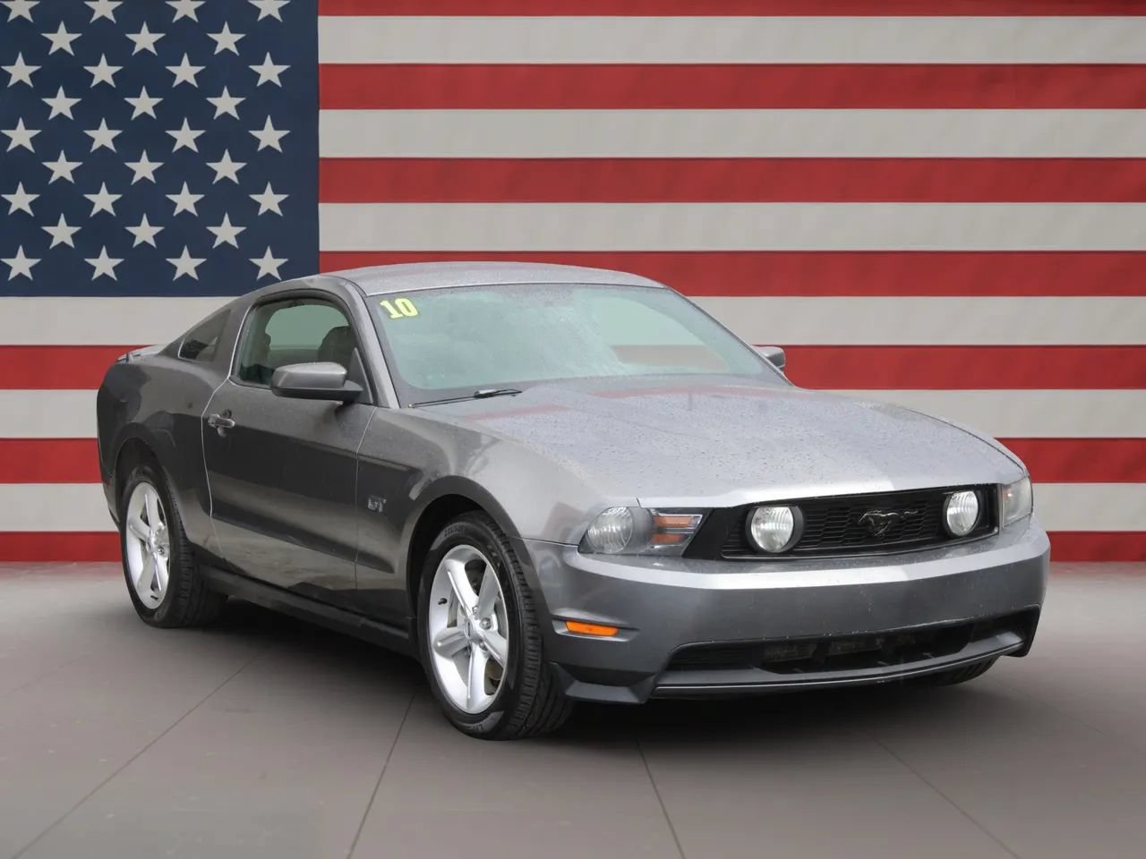 Used 2010 Ford Mustang GT Premium RWD image 3