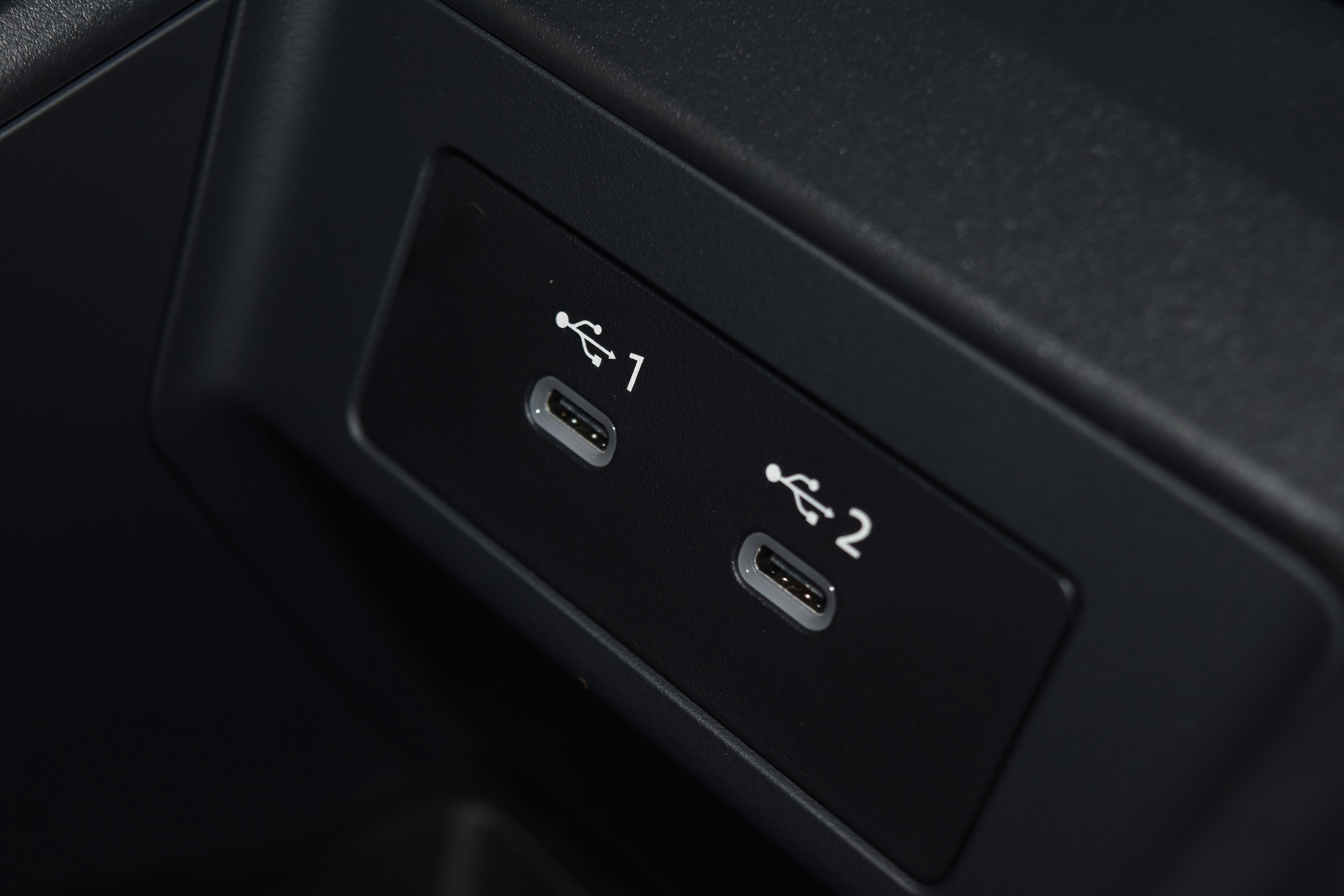 New 2026 Nissan Armada SL w/ Captain's Chari Seat Package image 13