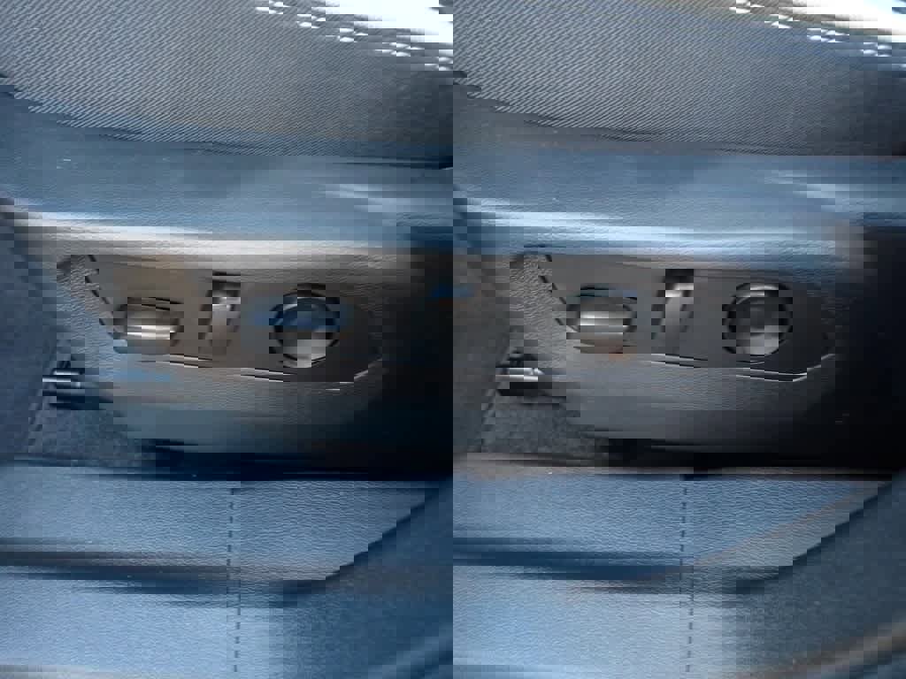 Used 2025 Buick Envision Sport Touring image 22