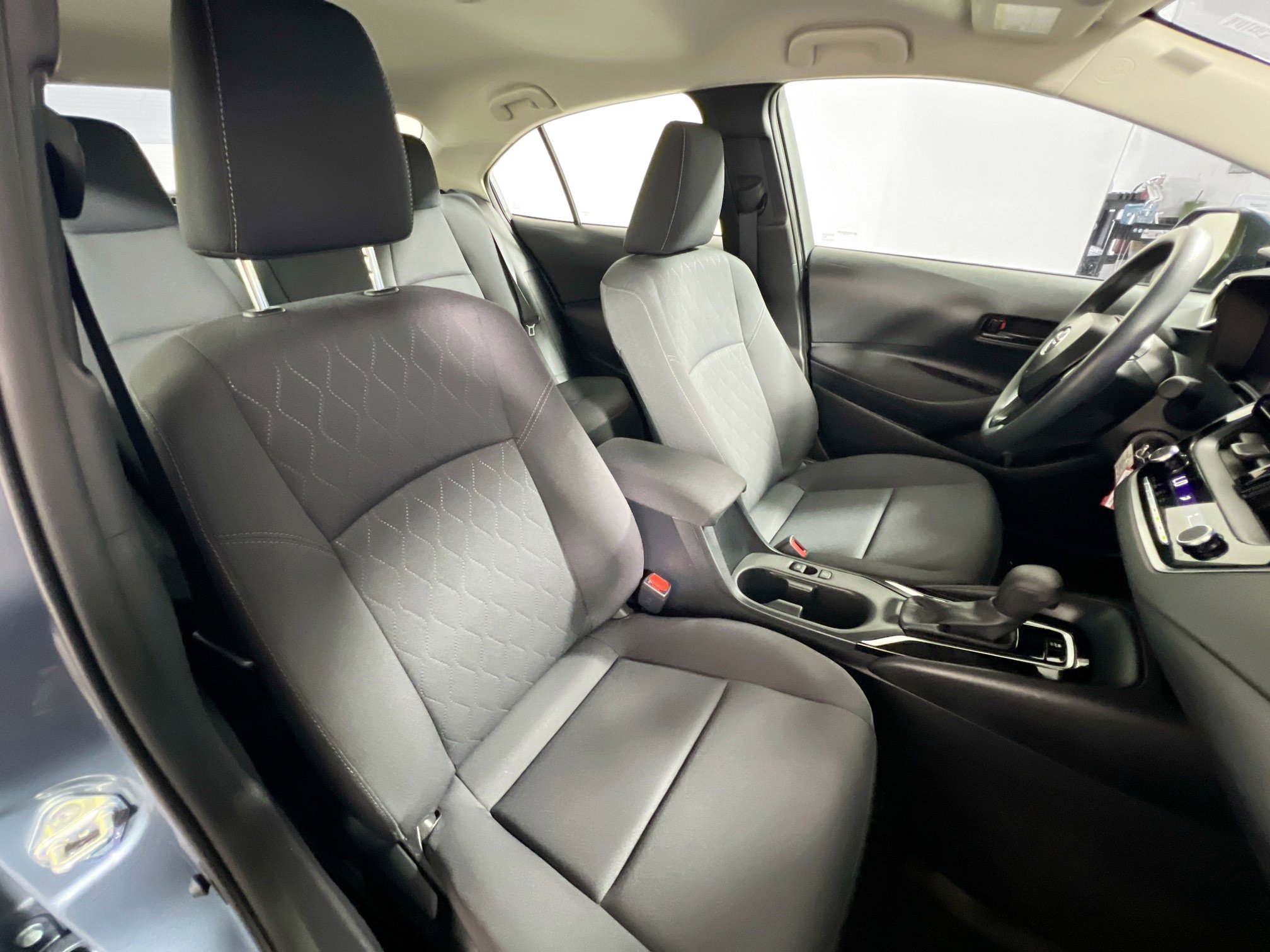 Used 2024 Toyota Corolla LE image 30