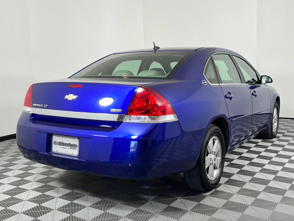 Used 2007 Chevrolet Impala LT FWD image 2