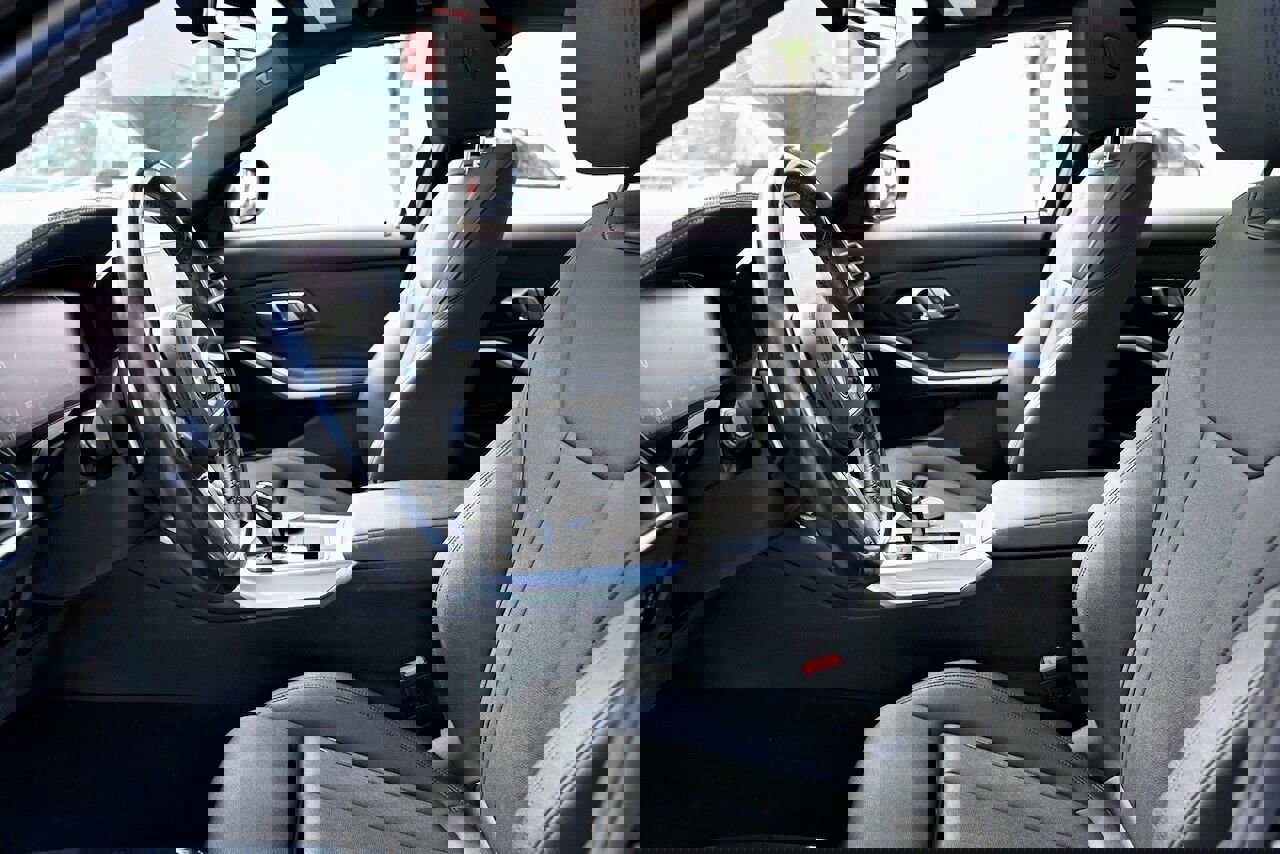 Used 2020 BMW 330i xDrive Sedan w/ M Sport Package image 7