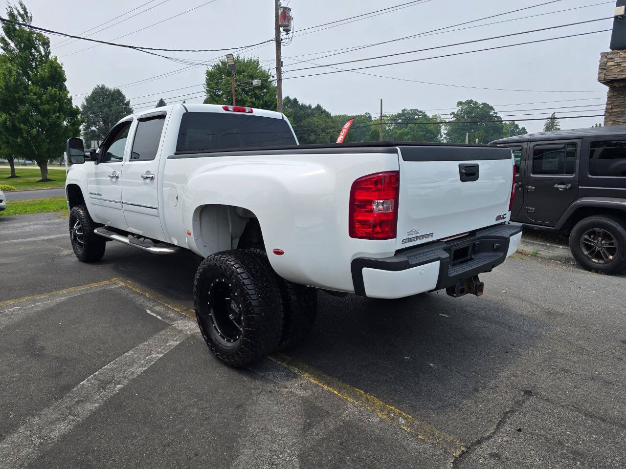 Used 2011 GMC Sierra 3500 Denali AWD/4WD image 5