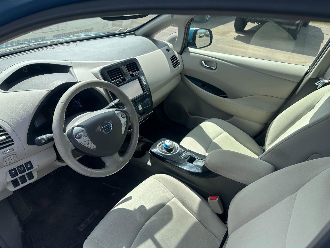 Used 2012 Nissan Leaf SL FWD image 9
