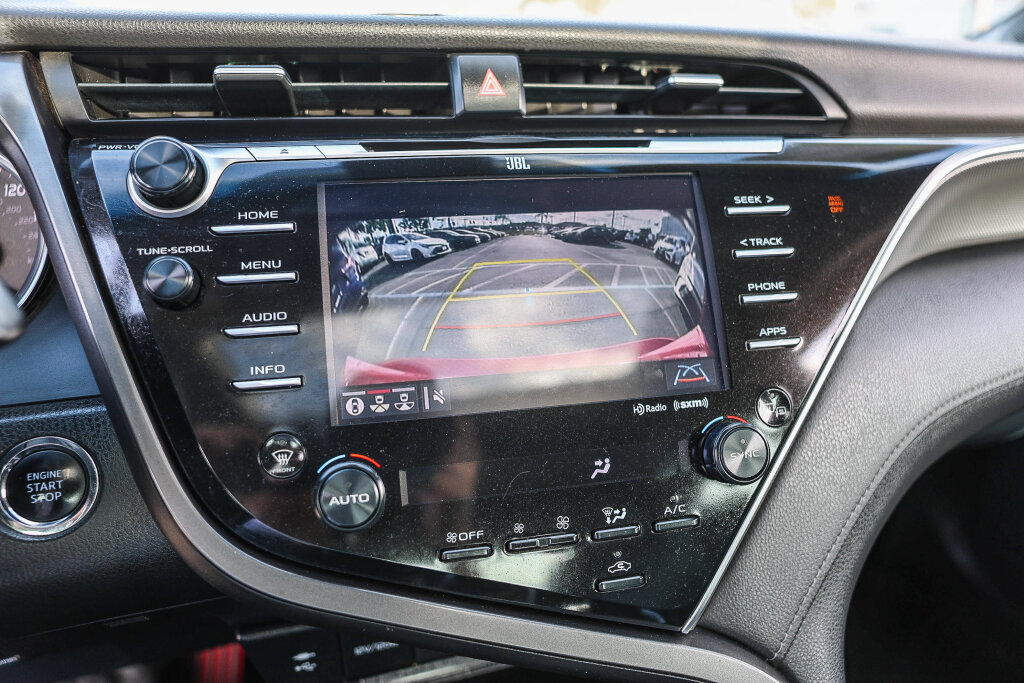 Used 2018 Toyota Camry XSE FWD image 15