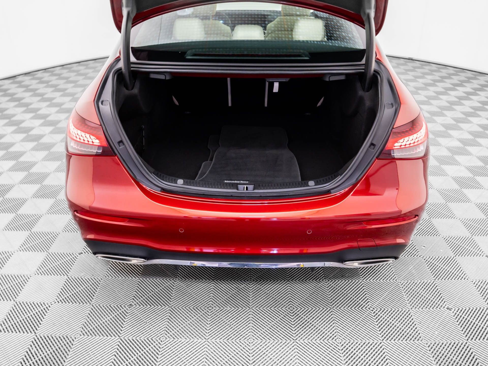 Used 2023 Mercedes-Benz E 350 4MATIC Sedan image 30