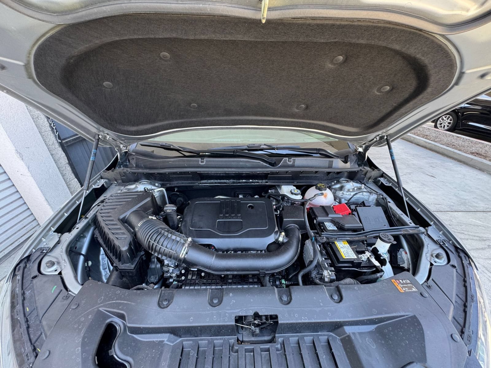 Used 2025 Chevrolet Blazer LT FWD image 33
