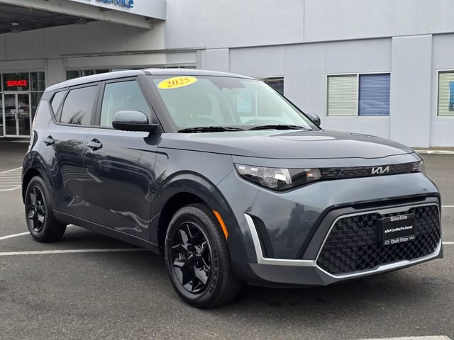Certified 2025 Kia Soul LX w/ LX Technology Package FWD image 8