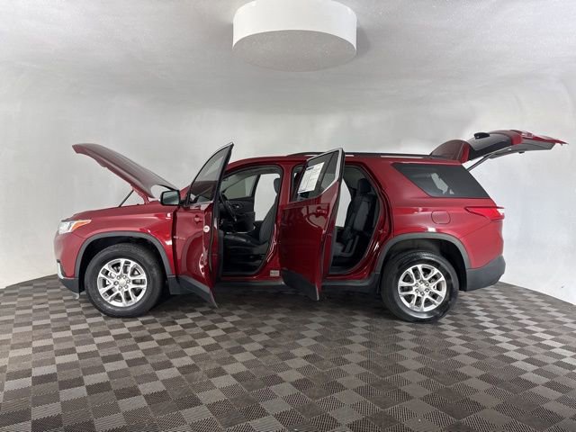 Used 2020 Chevrolet Traverse LT w/ LPO, Floor Liner Package image 11