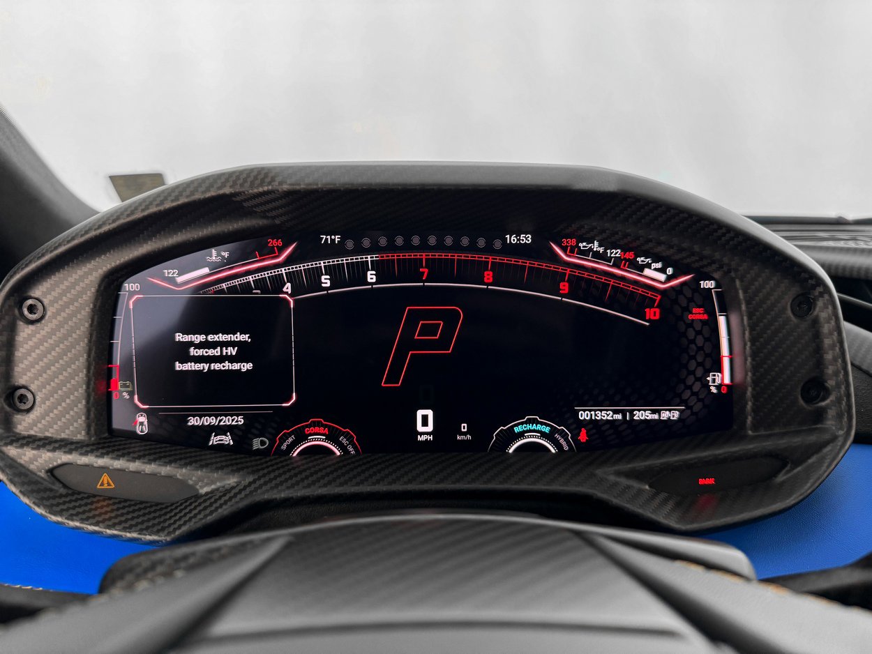 Used 2025 Lamborghini Revuelto image 19