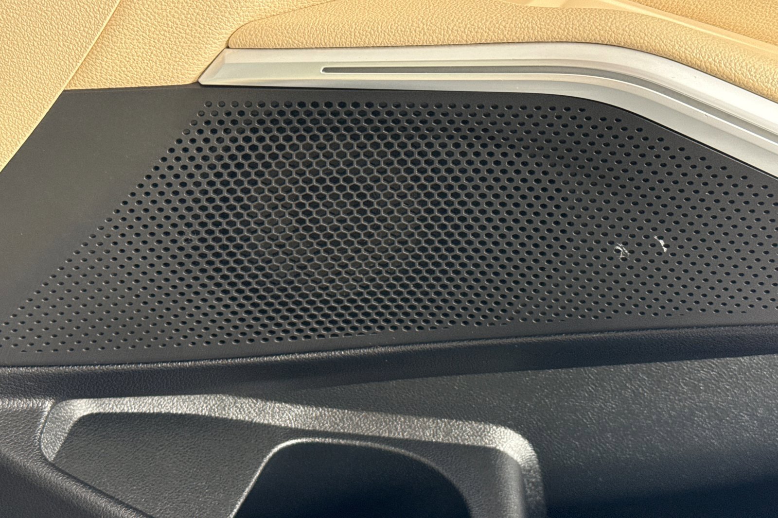 Used 2019 BMW 330i Sedan w/ Driving Assistance Package image 22