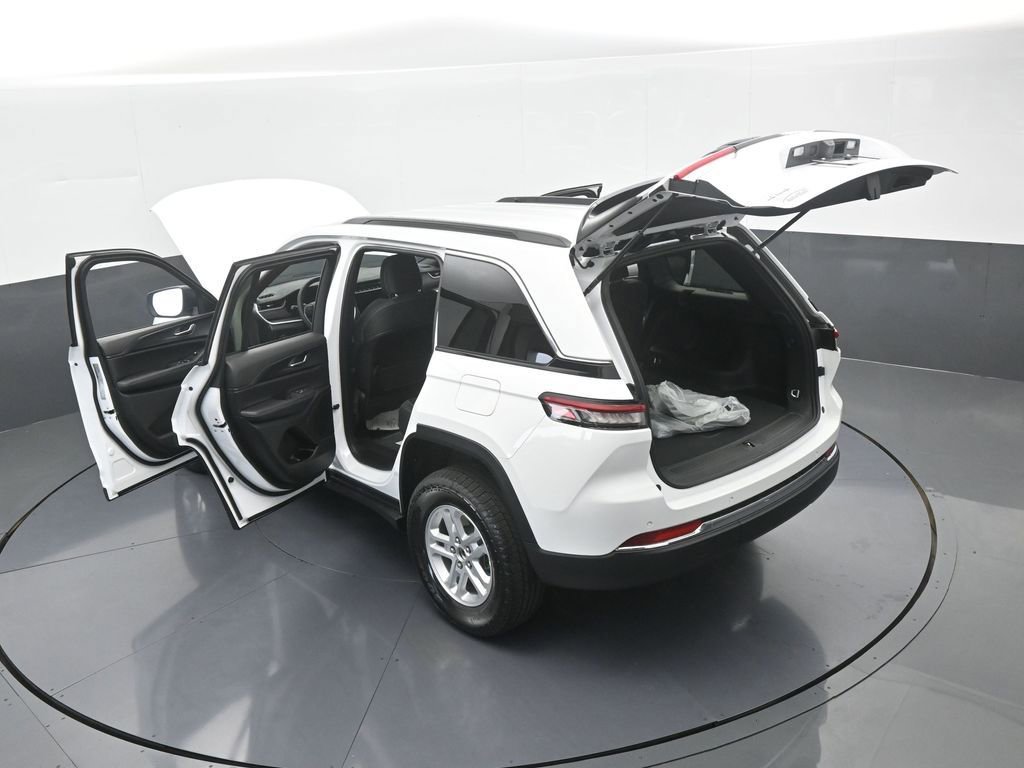 Used 2025 Jeep Grand Cherokee Laredo image 63