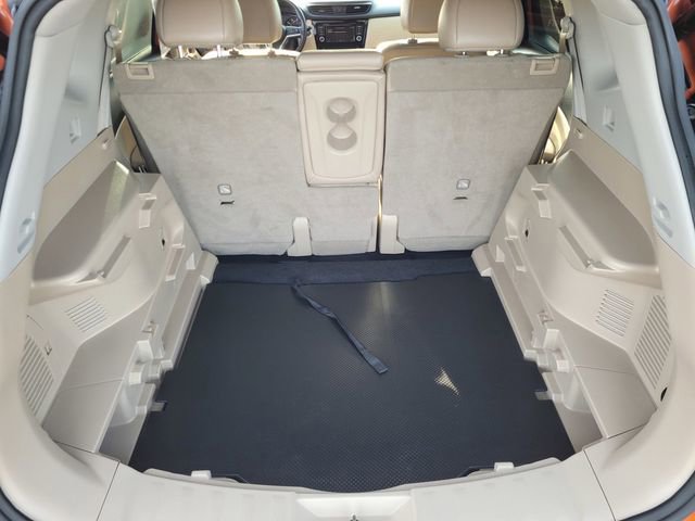 Used 2019 Nissan Rogue SL w/ Premium Package image 9