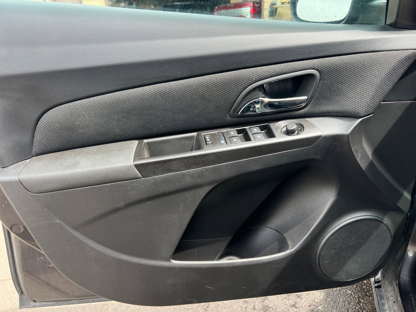 Used 2016 Chevrolet Cruze LT w/ Technology Package image 19