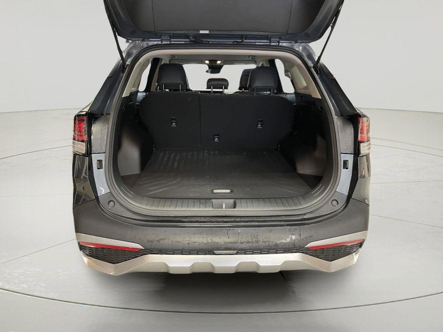 Used 2023 Kia Sportage EX image 9