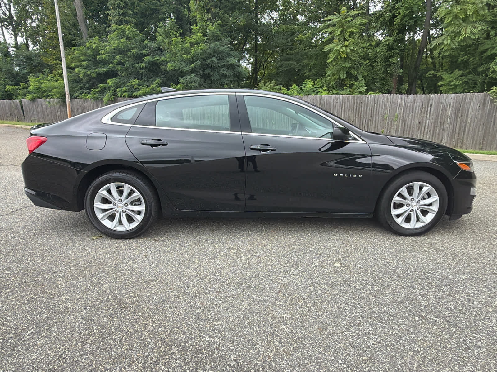 Used 2025 Chevrolet Malibu LT FWD image 5