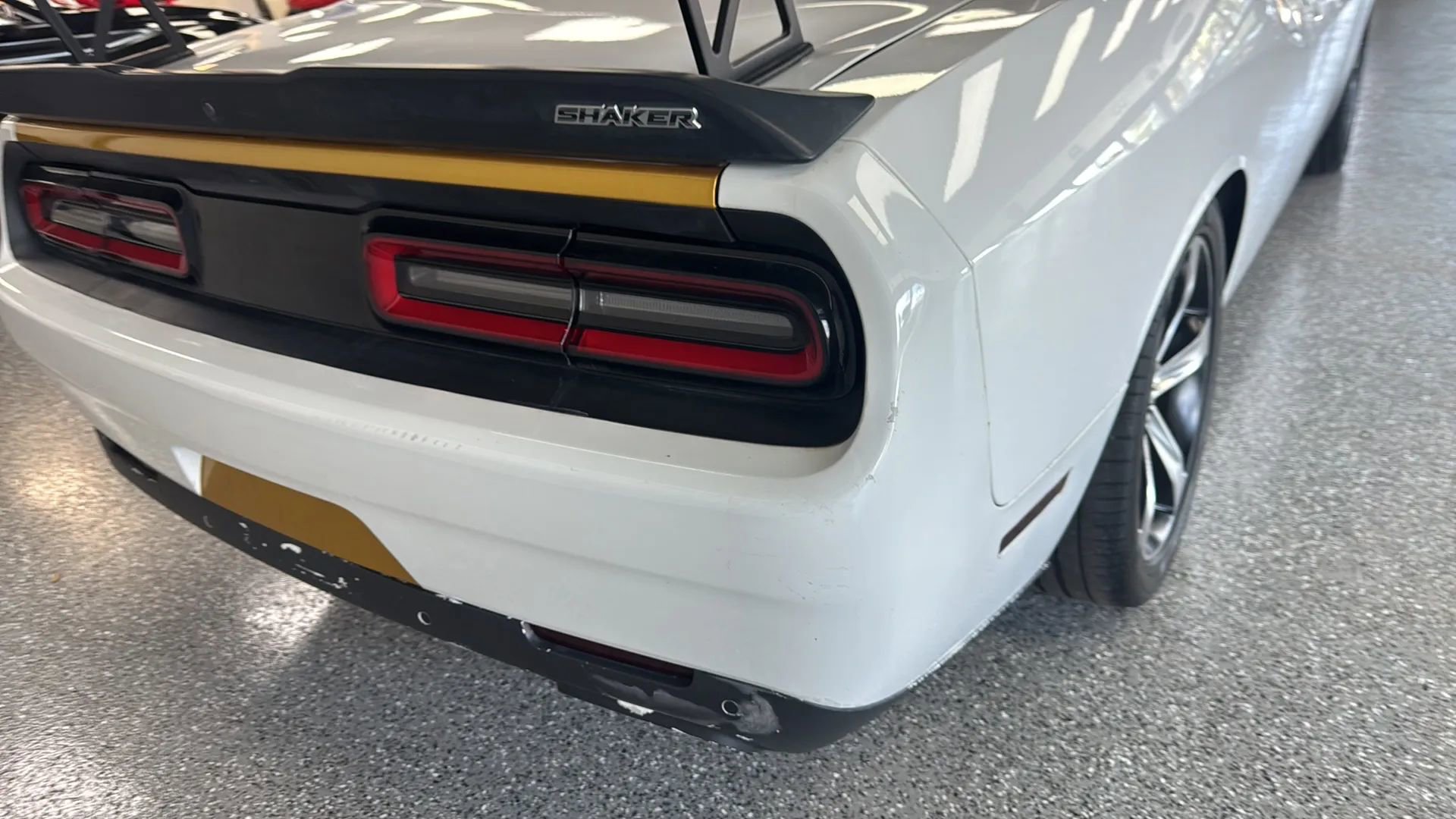 Used 2015 Dodge Challenger R/T Plus RWD image 31