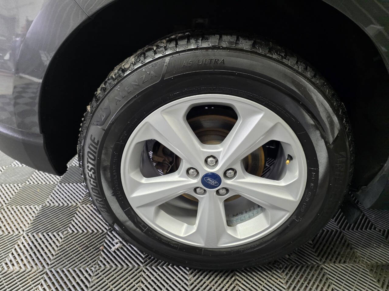 Used 2019 Ford Edge SE image 32