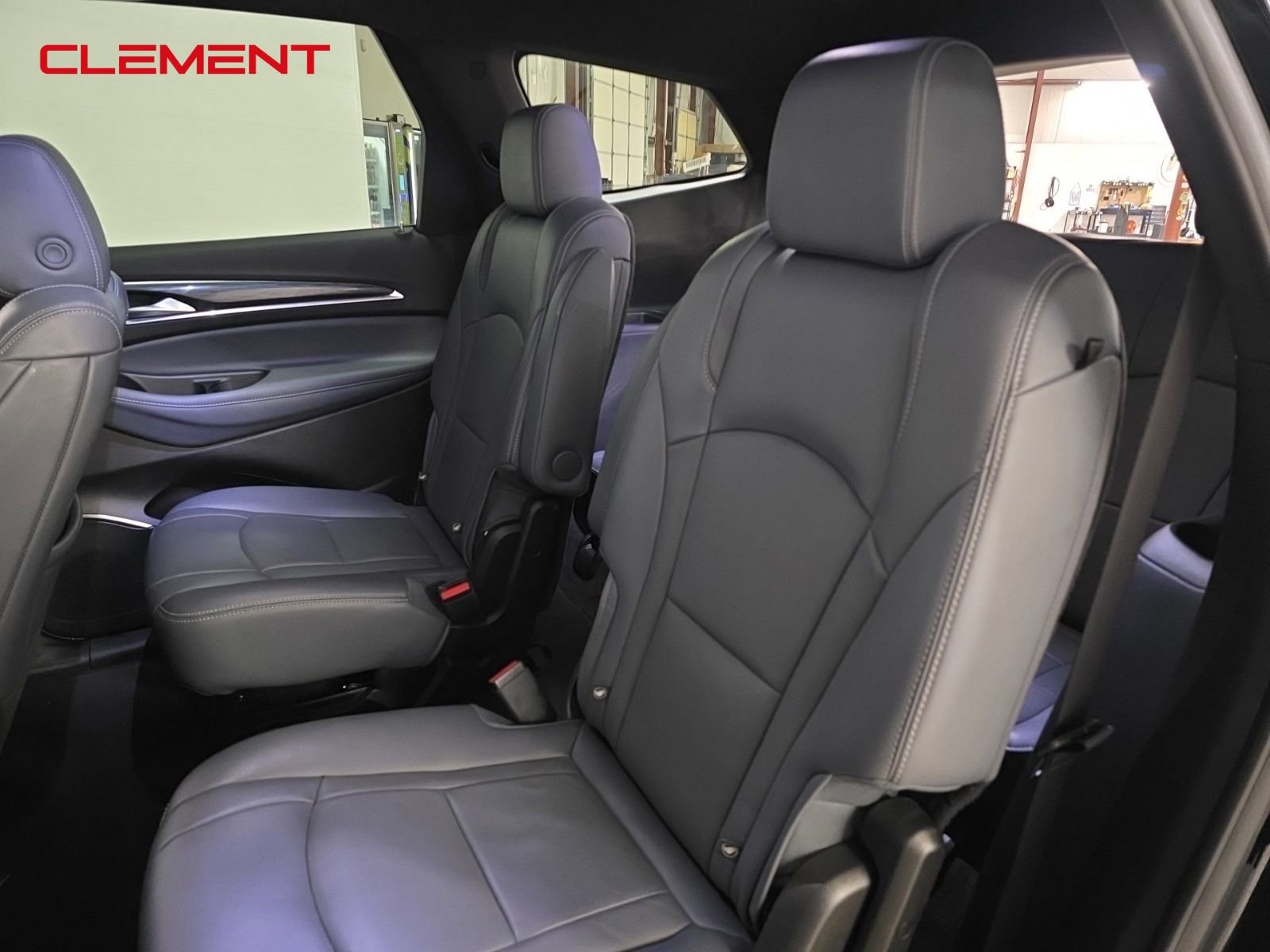 Used 2024 Buick Enclave Premium image 30