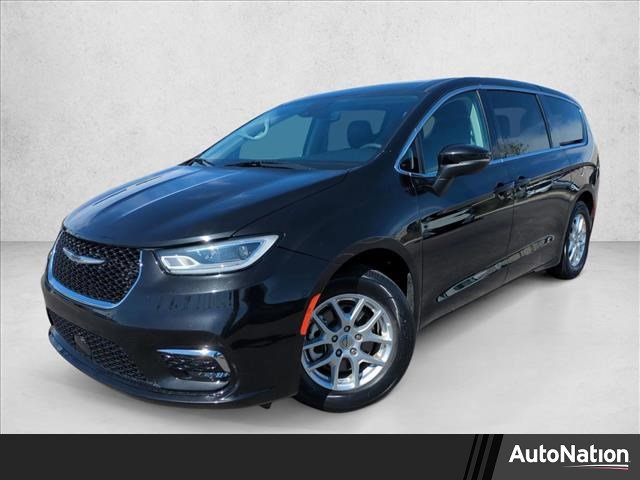 Used 2023 Chrysler Pacifica Touring-L