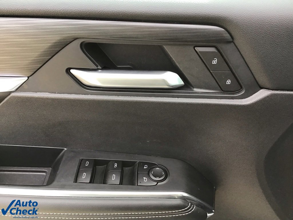 Used 2025 GMC Acadia Elevation image 29