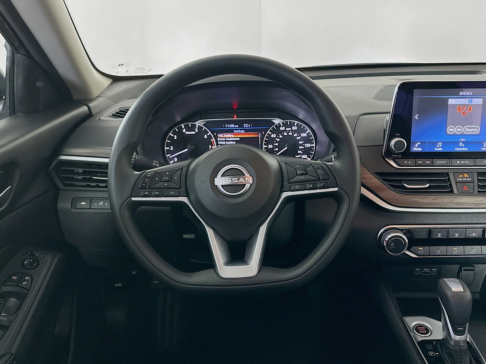 Used 2025 Nissan Altima 2.5 SV image 17