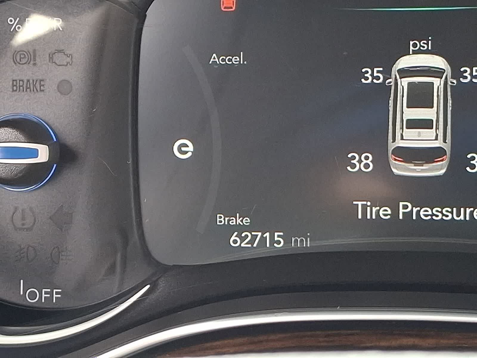 Used 2023 Chrysler Pacifica Limited FWD image 20