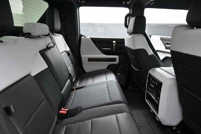 Used 2024 GMC Hummer EV 2X w/ LPO, Illumination Package AWD/4WD image 28