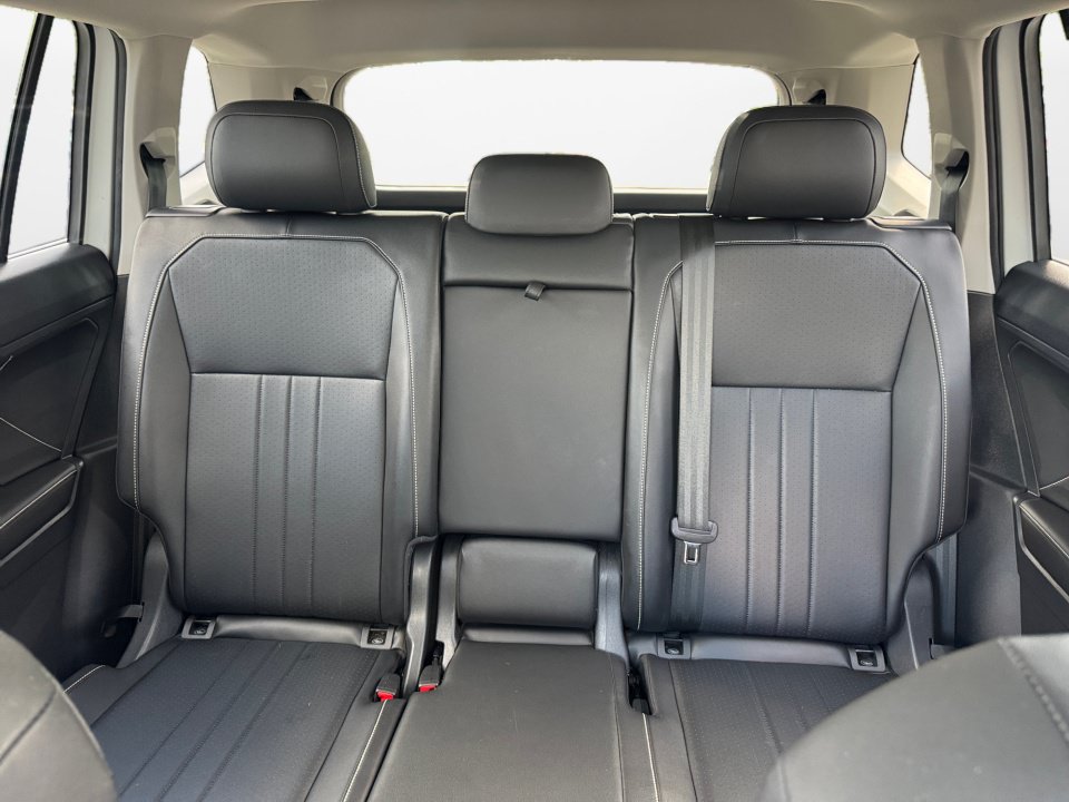 Used 2022 Volkswagen Tiguan SE FWD image 15