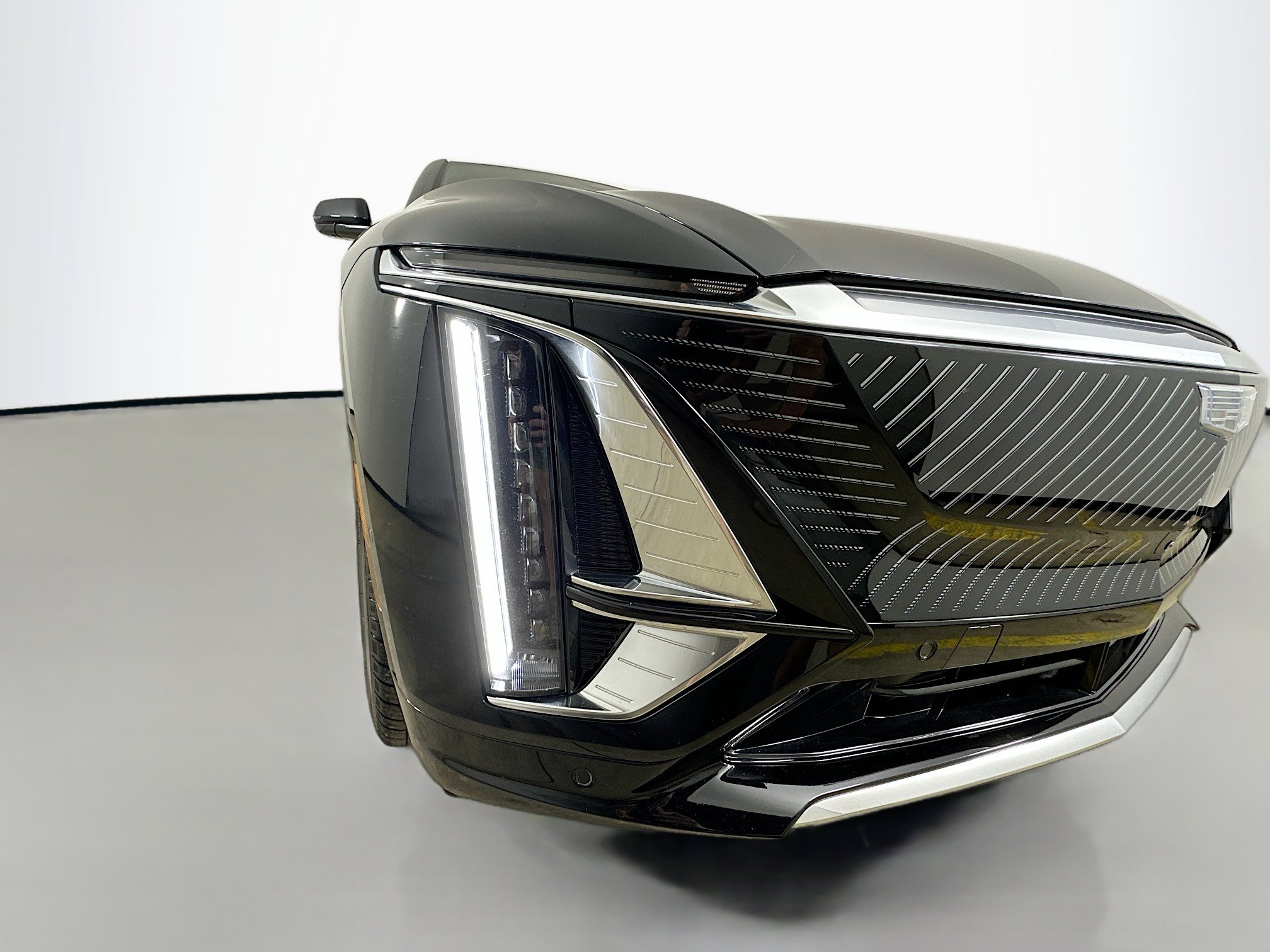 Used 2024 Cadillac Lyriq Luxury w/ LPO, Floor Liner Package image 9