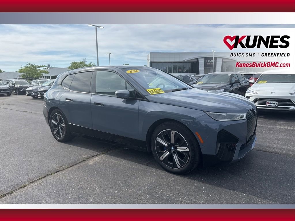 Used 2022 BMW iX xDrive50 w/ Premium Package AWD/4WD image 4
