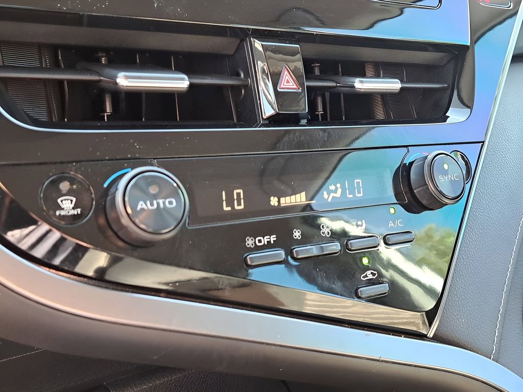 Certified 2022 Toyota Camry SE w/ Convenience Package image 22