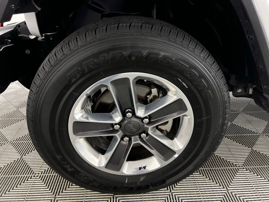 Used 2022 Jeep Wrangler Unlimited Sahara image 12