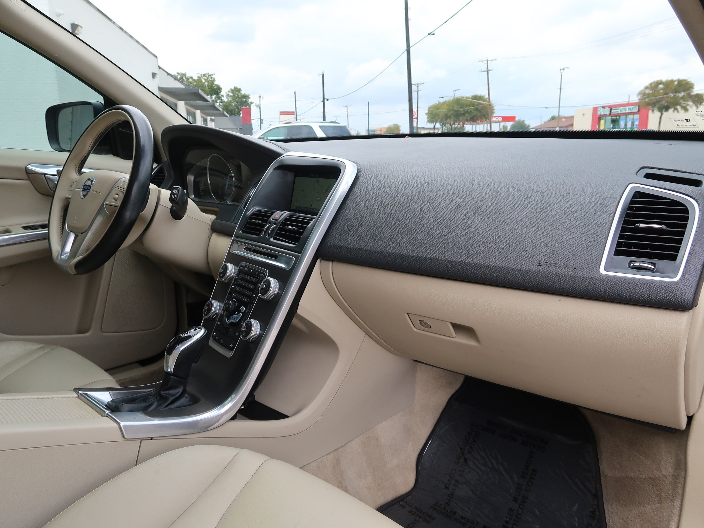 Used 2015 Volvo XC60 T5 Premier w/ Proximity Package FWD image 18