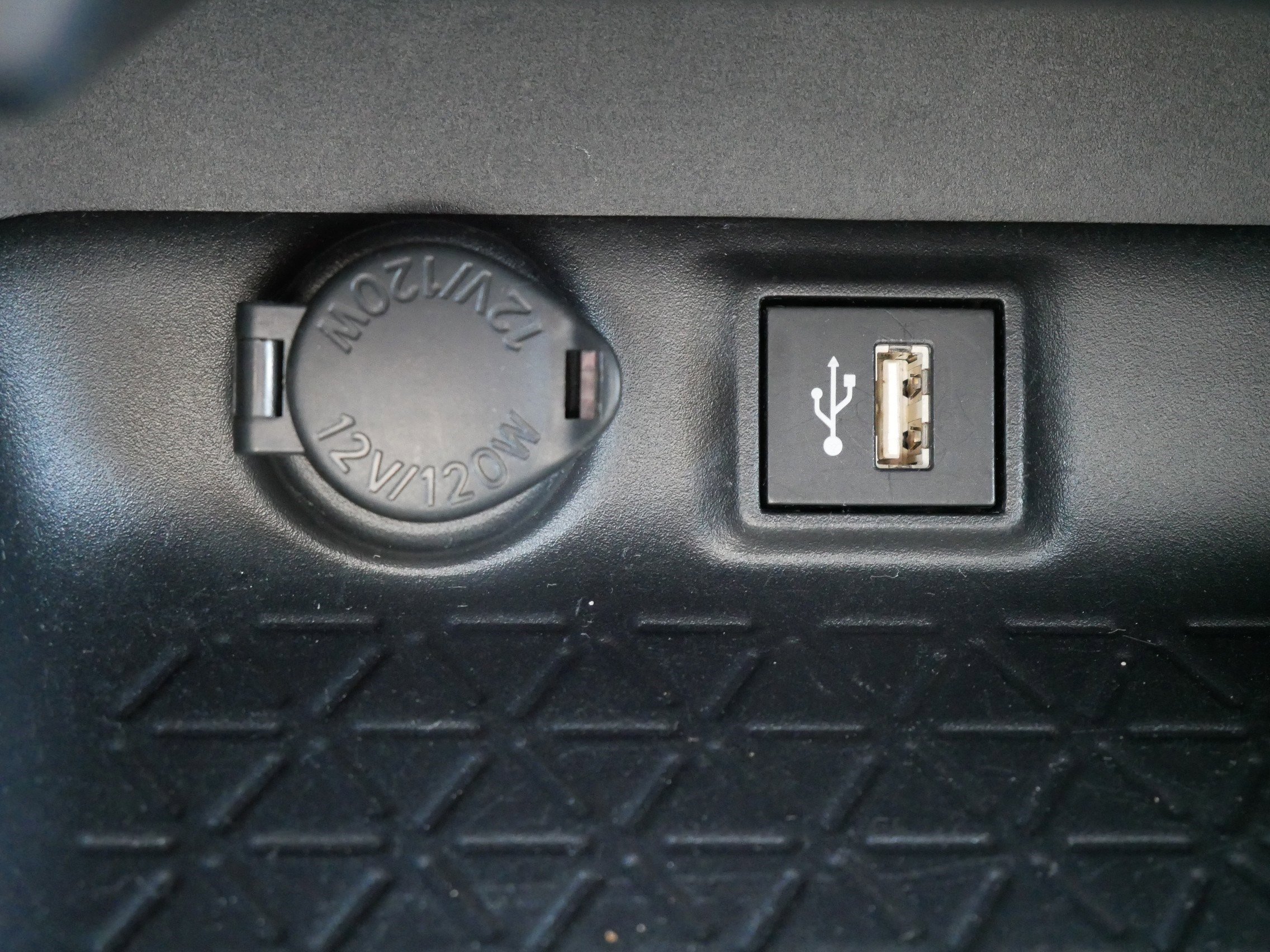 Certified 2025 Toyota RAV4 XLE image 32