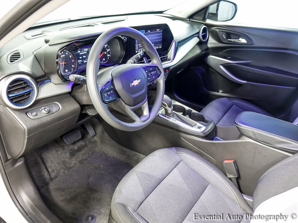 Certified 2025 Chevrolet Trax LS w/ LS Convenience Package FWD image 10