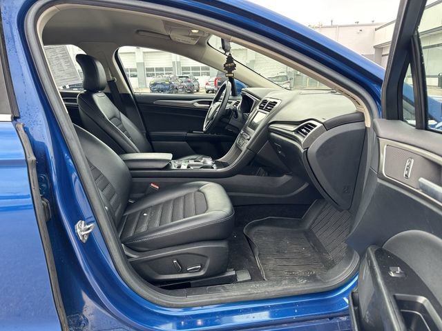 Used 2017 Ford Fusion SE w/ Equipment Group 201A image 27