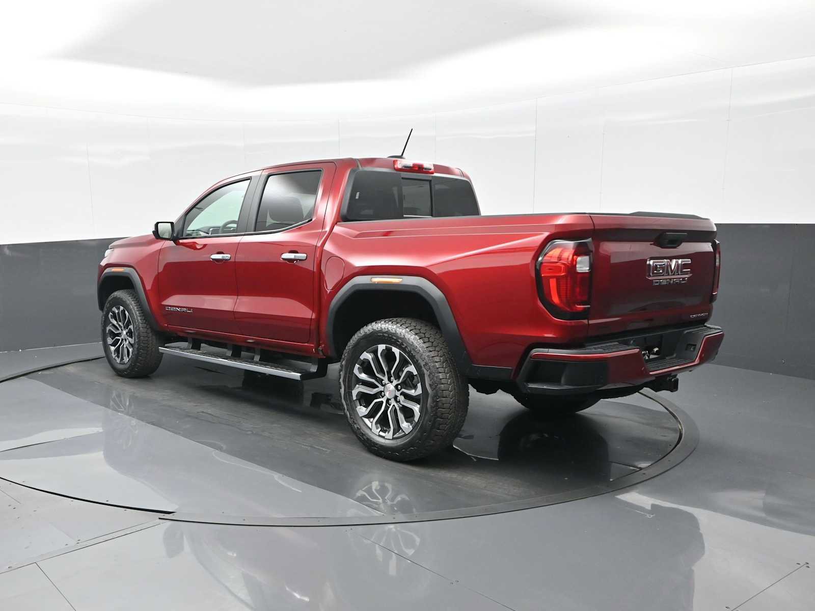 New 2026 GMC Canyon Denali image 6