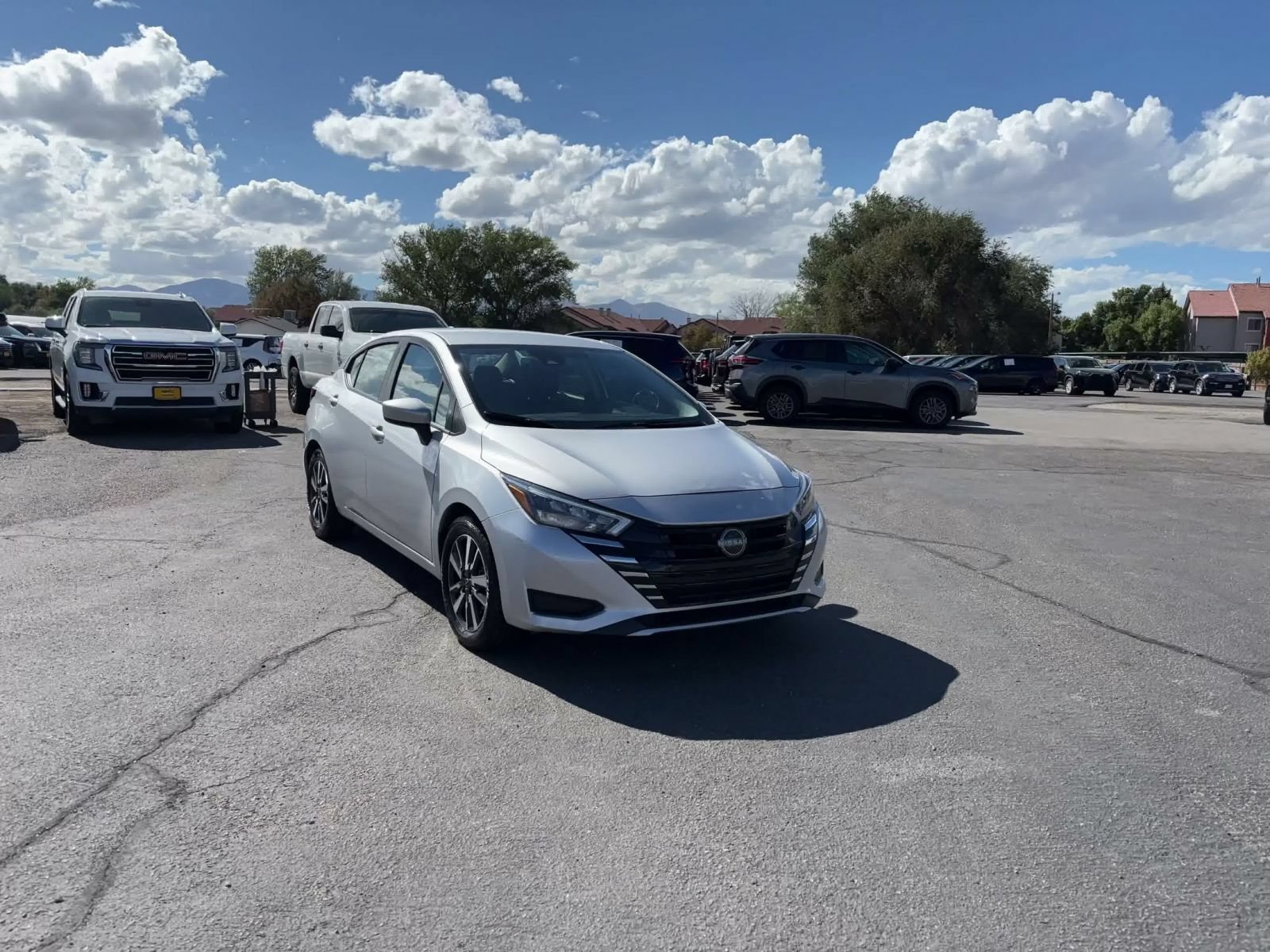 Used 2025 Nissan Versa SV FWD image 3