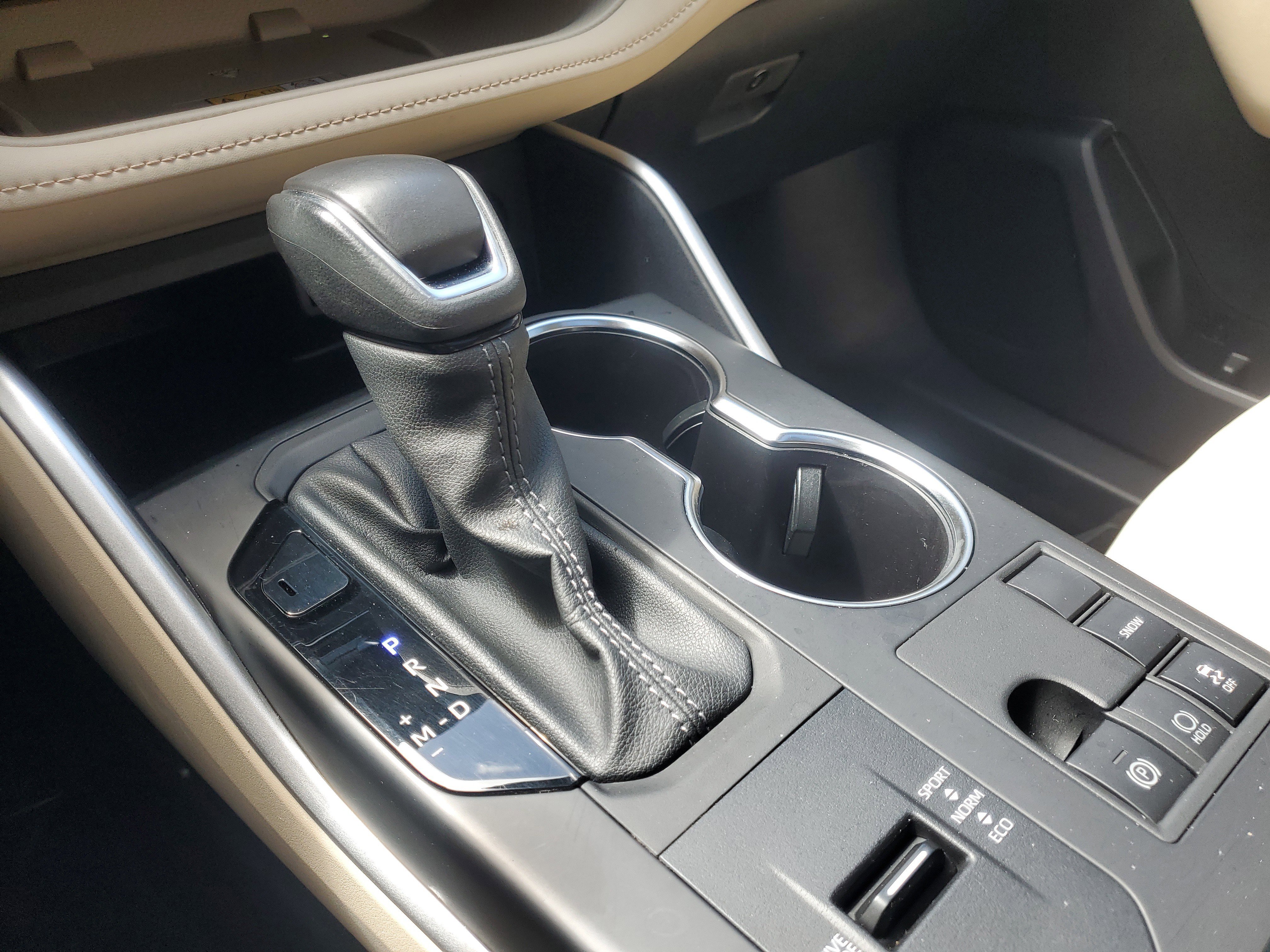 Used 2024 Toyota Highlander XLE image 32