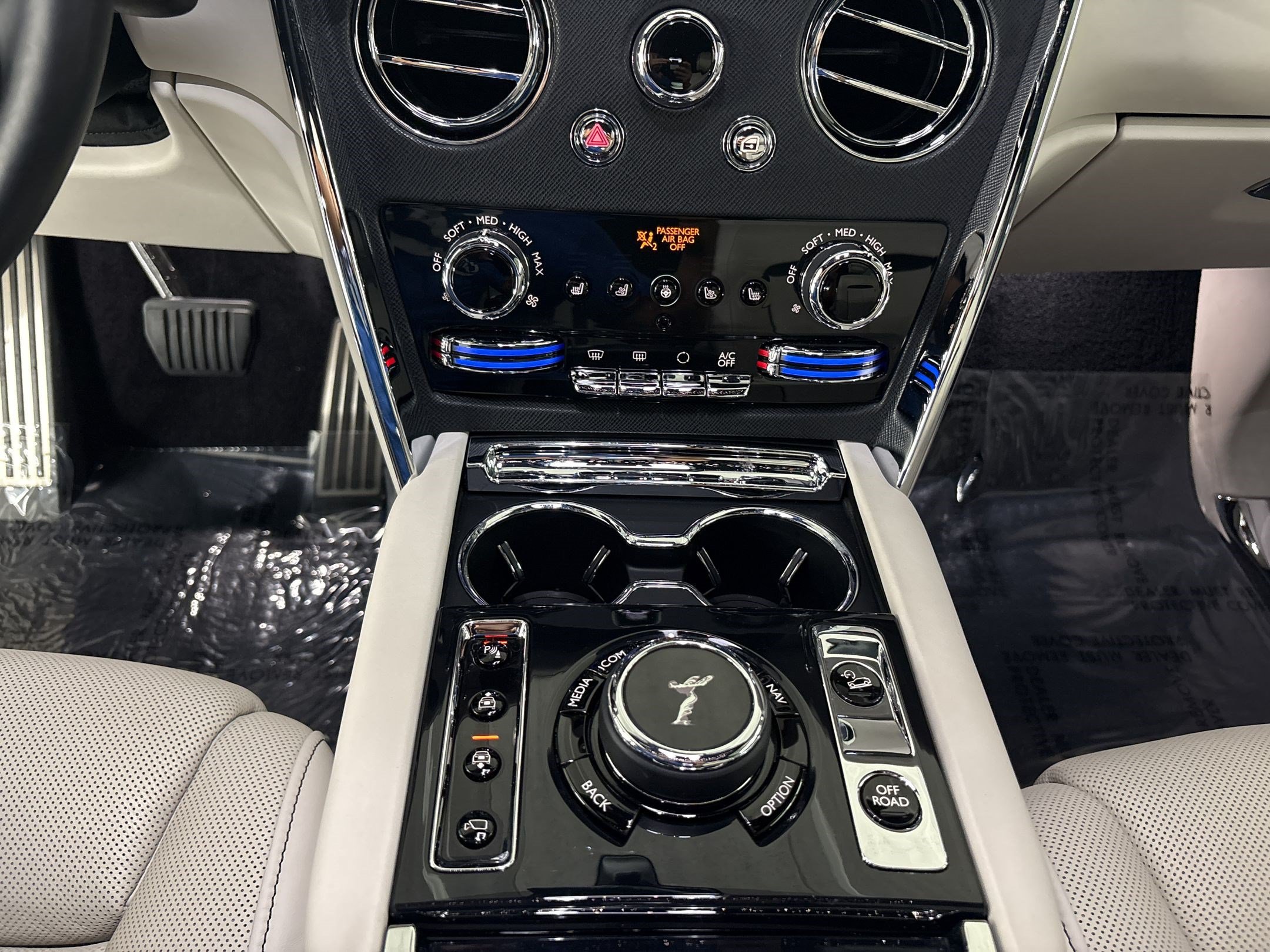 Used 2021 Rolls-Royce Cullinan AWD/4WD image 18