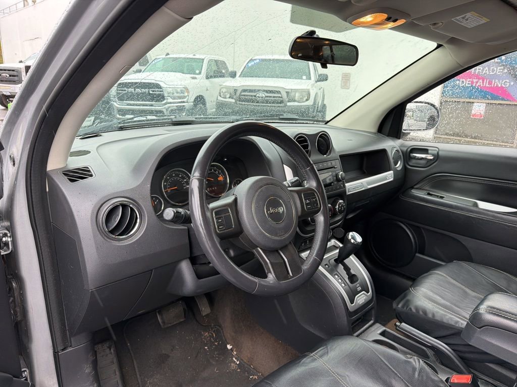 Used 2014 Jeep Compass Latitude AWD/4WD image 9