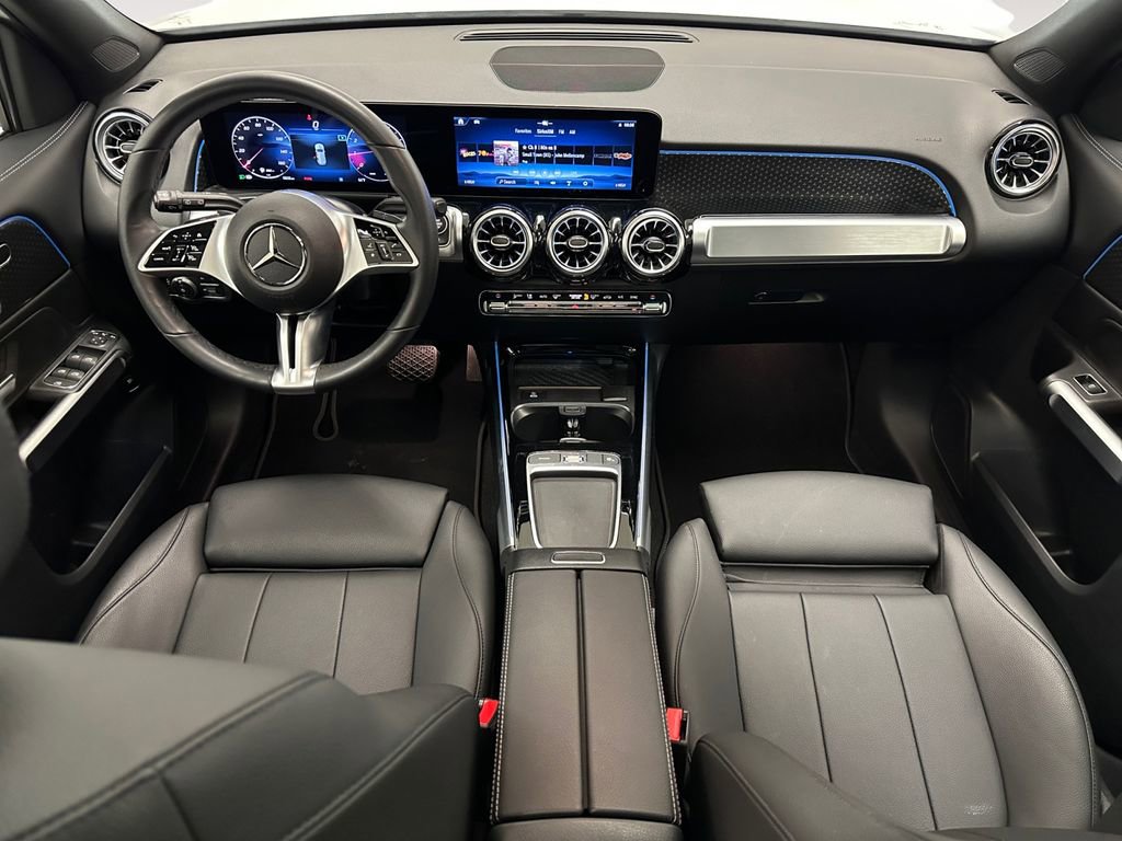 Used 2025 Mercedes-Benz GLB 250 4MATIC image 10