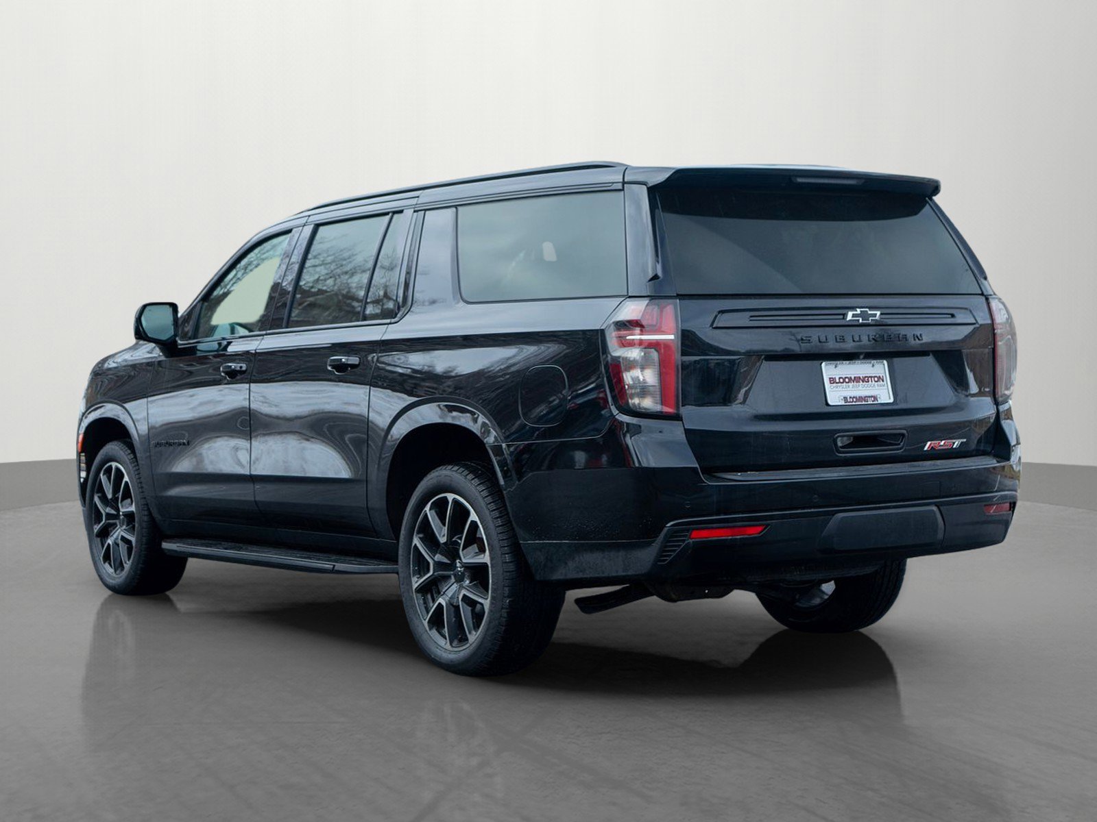 Used 2023 Chevrolet Suburban RST image 5